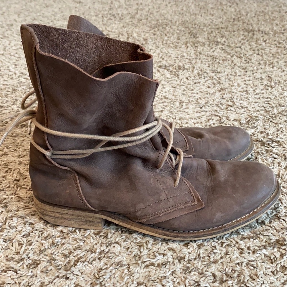 Steve Madden Brown Leather Ankle Booties
